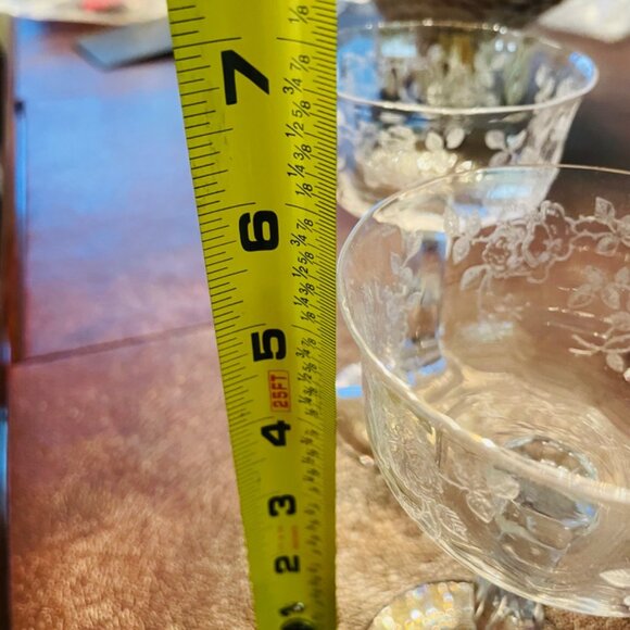 FostoriaVintage Crystal Etched Champagne Glasses  Set 4  Floral Design 6" - Picture 6 of 9